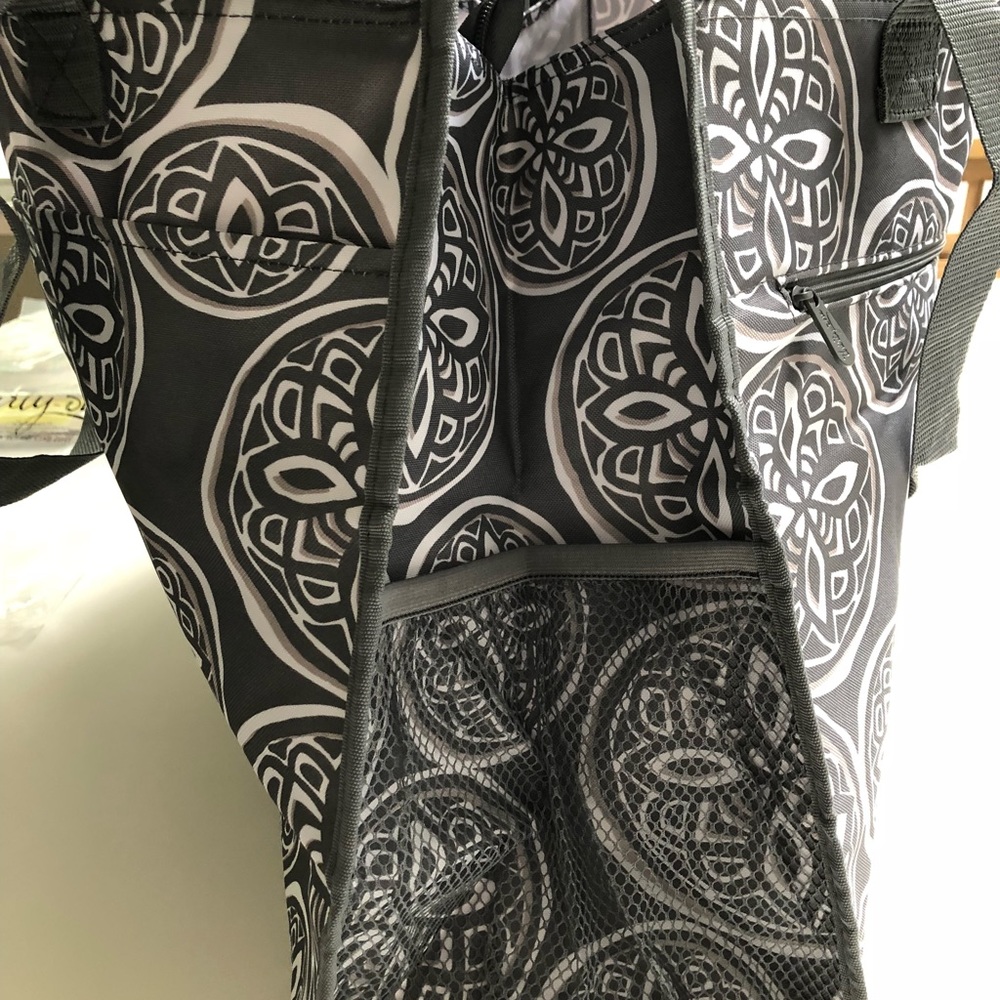 Deluxe Organizing Utility Tote (ThirtyOne)